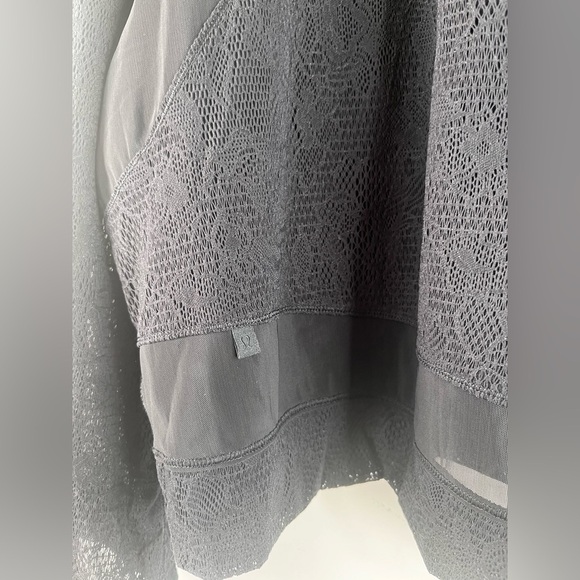 Lululemon In Depth Jacket Black Lace Cropped Size 10 - Picture 4 of 8